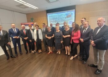 PiS zaprezentowało pełną listę do sejmu i kandydatów do senatu