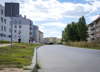 50 miejsc parkingowych i nowy chodnik powstanie przy ul. Grabskiego