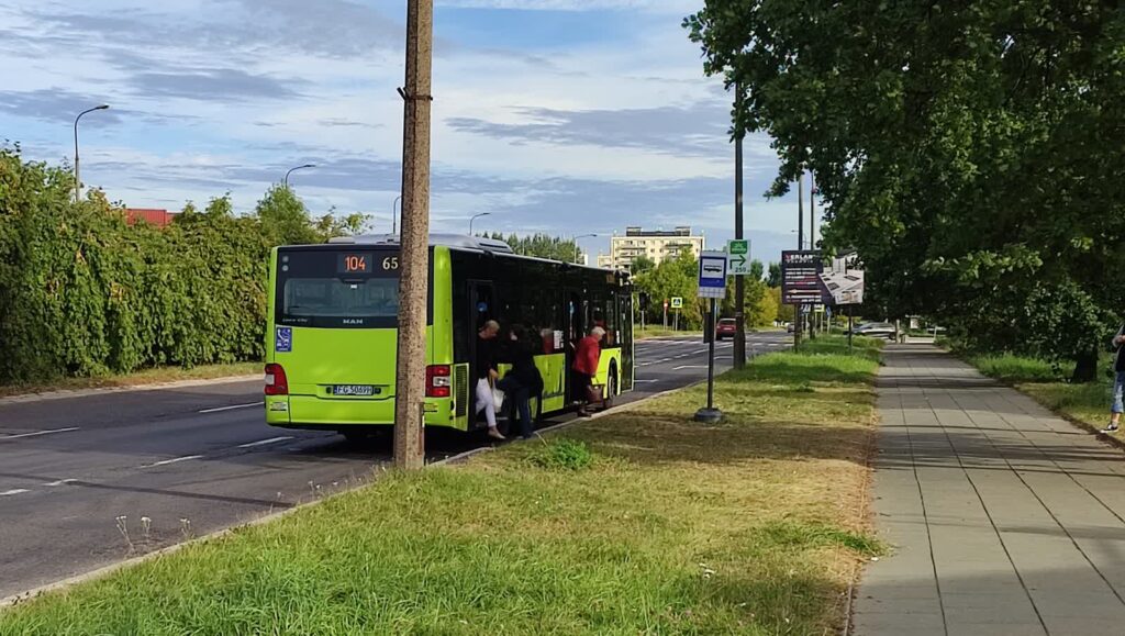 Rozkopany przystanek MZK na Piłsudskiego w Gorzowie