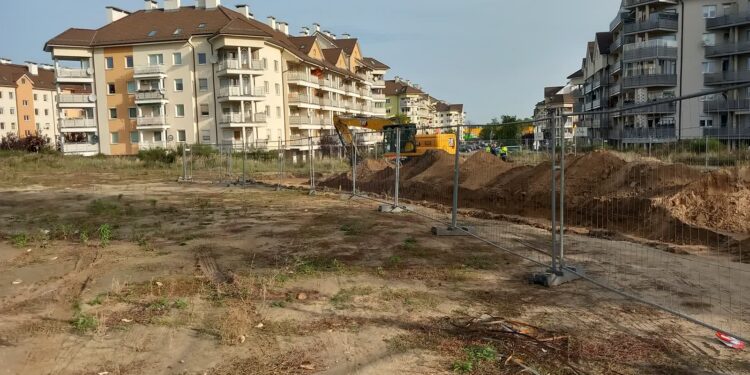 Na Europejskim budują już nowe boisko