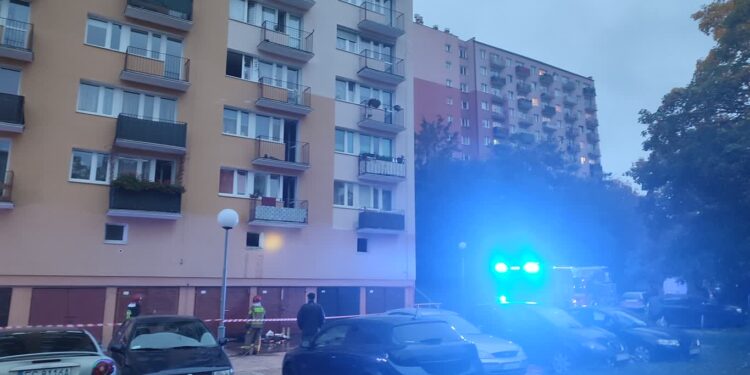 Pożar piwnicy w wieżowcu przy ul. Nowej