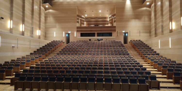 Nowe fotele w gorzowskiej filharmonii