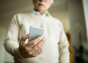 Po ataku oszusta senior z Nowej Soli stracił 20 tys. zł