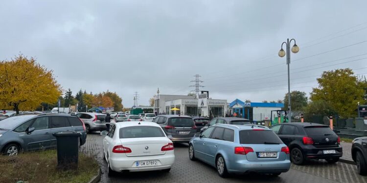 Tłumy gorzowian na cmentarzu. Parkingi zapchane