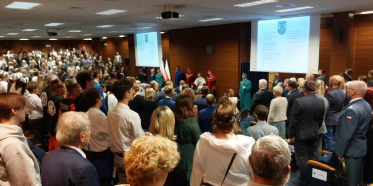 „Radosna twórczość”? Czy akademia w Gorzowie może liczyć na wsparcie zarządu województwa?