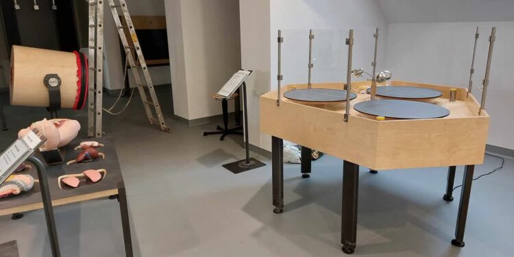 Trwa montaż wystawy. SOWA ruszy już wkrótce