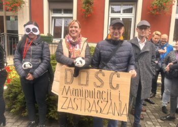 Wielki wiec poparcia pod Urzędem Miasta w Nowej Soli