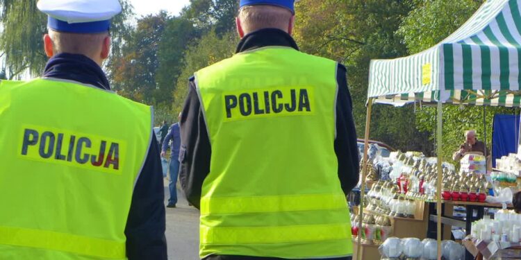 Policja przestrzega przed złodziejami przy cmentarzach