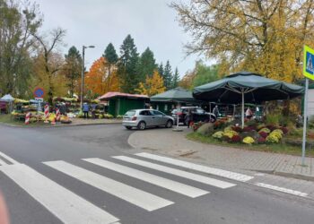 Duży ruch na gorzowskim cmentarzu