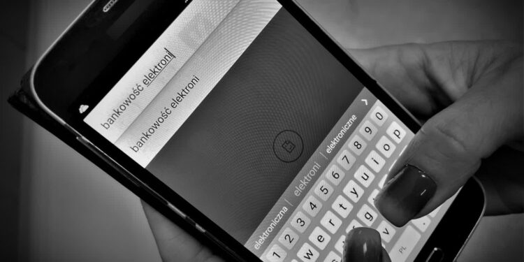 39-latka z powiatu sulęcińskieg straciła ponad 330 tysięcy złotych