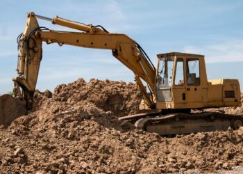 Koparką szukał obrączki