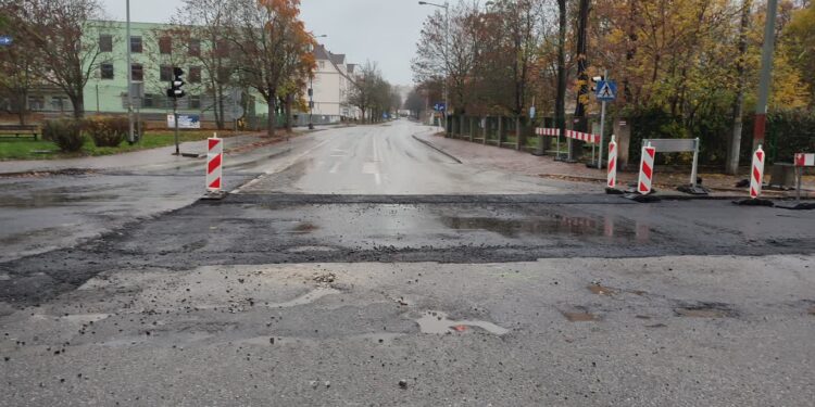 Nowy asfalt na Kosynierów