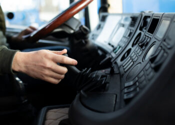 Trzej mężczyźni staną przed sądem za włamania do ciężarówek