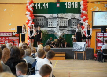 Uroczystości w podstawówce na Piaskach