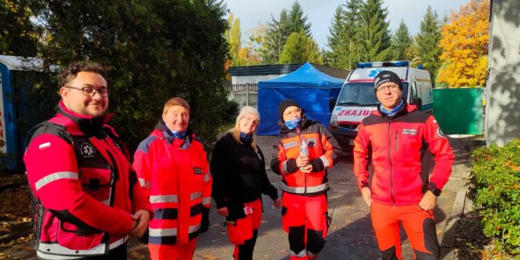 Harcerze dbają o bezpieczeństwo na cmentarzu