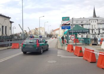 Bez zatorów w ruchu drogowym na polsko-niemieckiej granicy