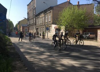 Strażnicy miejscy mogą teraz karać rowerzystów