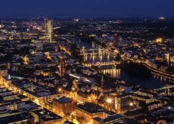 Radna Mrozek pyta o loty zagraniczne z Babimostu