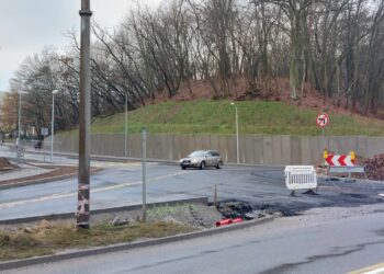 Jedziemy już wyremontowanym odcinkiem Słowiańskiej