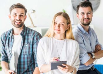 Koszulki z nadrukowanym logo dla Twojej firmy - ile kosztują?