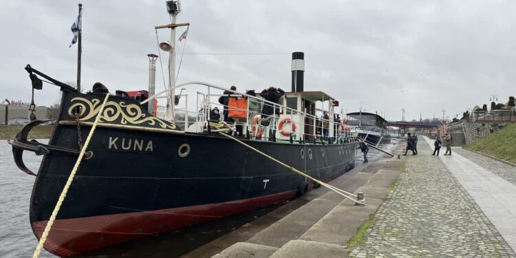 Kuna popłynęła do Santoka