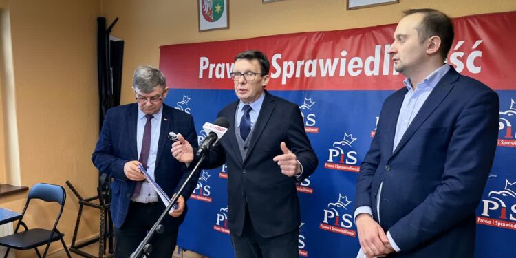 Politycy PiS: tę ustawę pisali lobbyści
