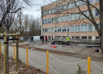 Maszt już zdemontowany