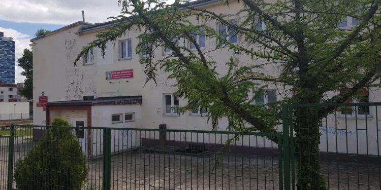 Młody chłopak okradł ZSS nr 14