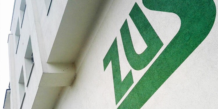 ZUS wypłaci emerytury i renty jeszcze przed świętami. Których świadczeniobiorców to dotyczy?