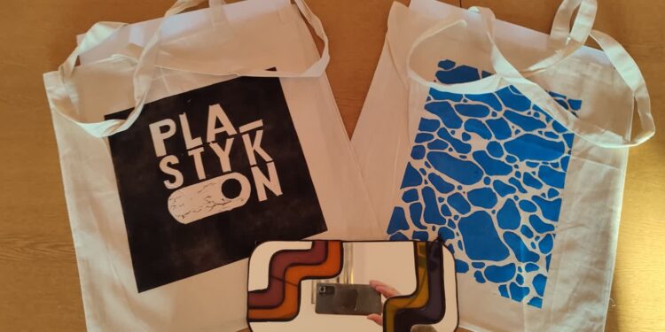 Mikołajkowy kiermasz sztuki PlastykON w Plastyku