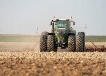 Maszyny rolnicze Deutz Fahr – czy warto kupować do nich oryginalne części Deutz Fahr?