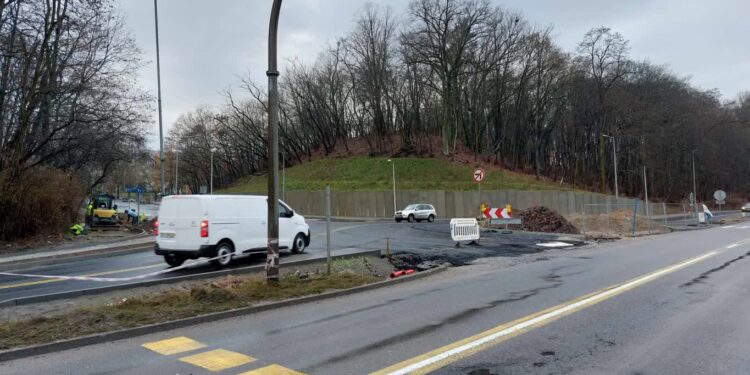 Mieszkańcy pytają o skręt w ul Fredry