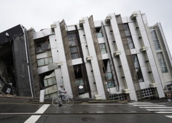 Śmiertelny bilans ofiar trzęsienia ziemi w Japonii rośnie