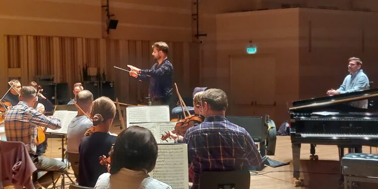 Zamiast dyrygenta informatyk. Niezwykła próba w Filharmonii Gorzowskiej