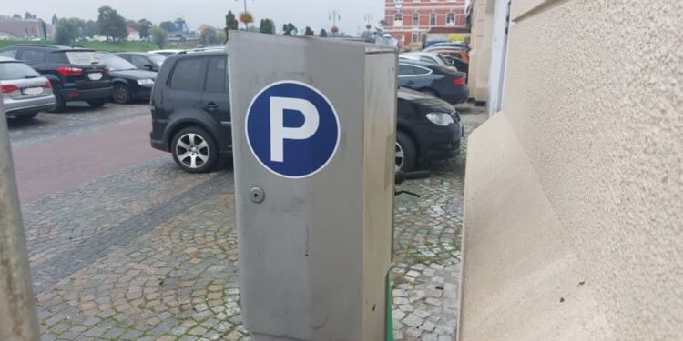 Aplikacja pokaże wolne miejsce parkingowe