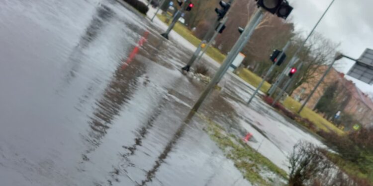 Zalane skrzyżowanie ul.Grobla i Woskowej