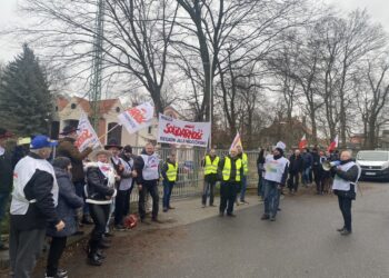 Protest pod siedzibą Radia Zachód