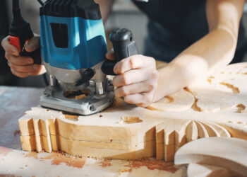 Jak wybrać odpowiednią frezarkę górnowrzecionową i na co zwrócić uwagę?