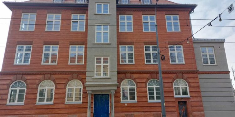 Weszliśmy do przyszłego internatu. Uczniowie CEZiBu będą mieć tam komfortowe warunki