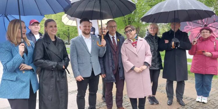 Wiceministra A.Gajewska wspiera Piotra Wilczewskiego