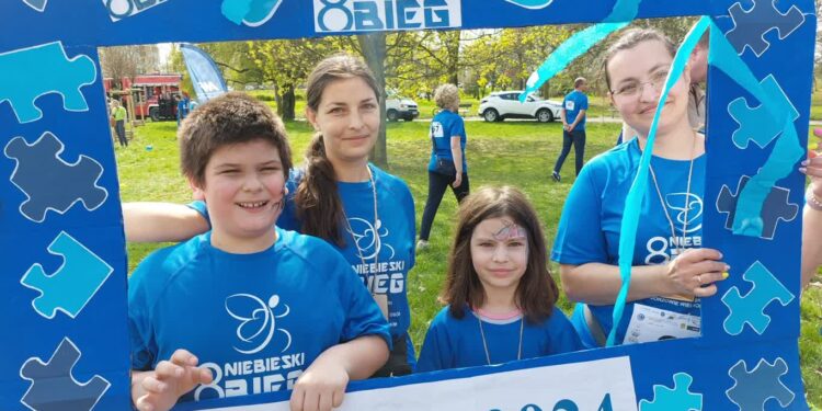 Park Górczyński dziś w kolorze niebieskim