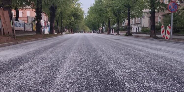 Na części Kosynierów asfalt już jest