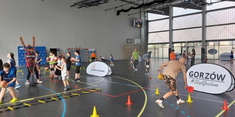 Zdrowo i na sportowo w hali CEZiB