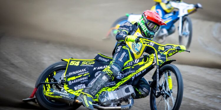 Stal rozpoczyna ligowy sezon