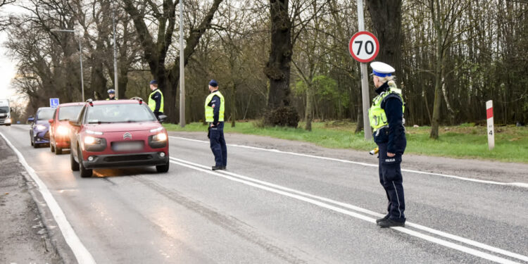 Tysiąc kierowców sprawdzonych podczas porannej akcji