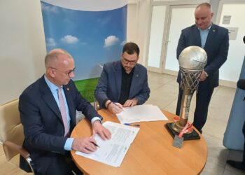 Na europejskie wojaże i nie tylko: 400 tysięcy dla koszykarek z budżetu województwa