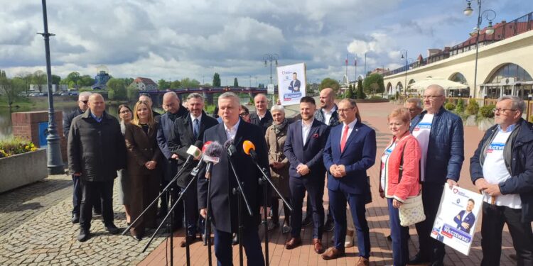 Politycy PO wspierają Piotra Wilczewskiego