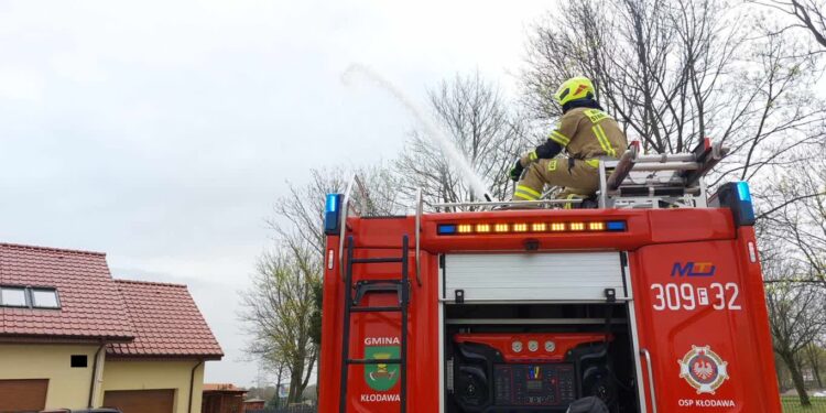 Leją aż miło. Dziś nie ratują, dziś zapewniają pomyślność