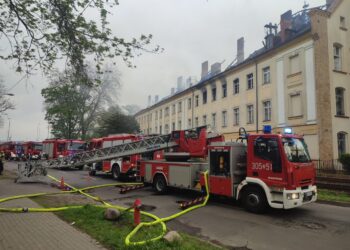 5 strażaków rannych w pożarze AJP