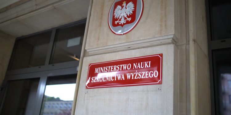 Prezydent szuka wsparcia dla gorzowskiej akademii w Warszawie